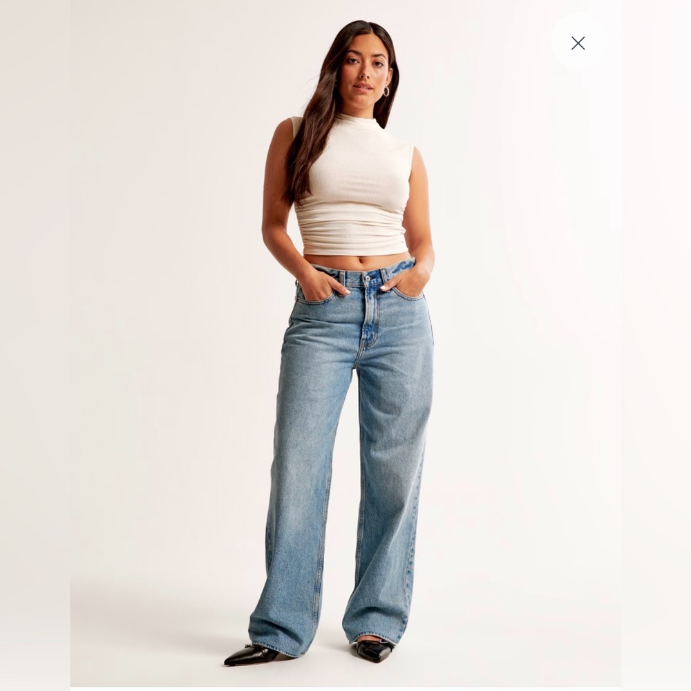 Abercrombie & Fitch Curve Love Mid Rise Slouchy Jeans